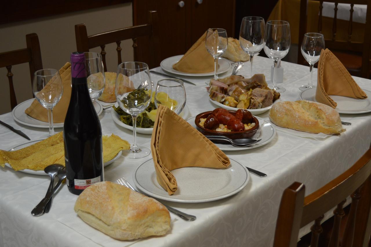 Hostal-Restaurante Paris Forcarei Kültér fotó