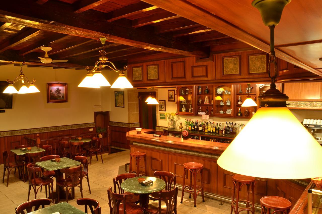 Hostal-Restaurante Paris Forcarei Kültér fotó