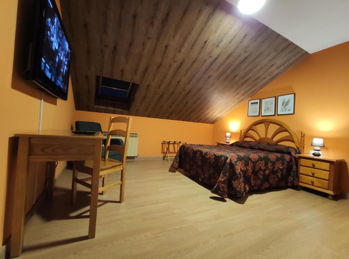 Hostal-Restaurante Paris Forcarei Kültér fotó
